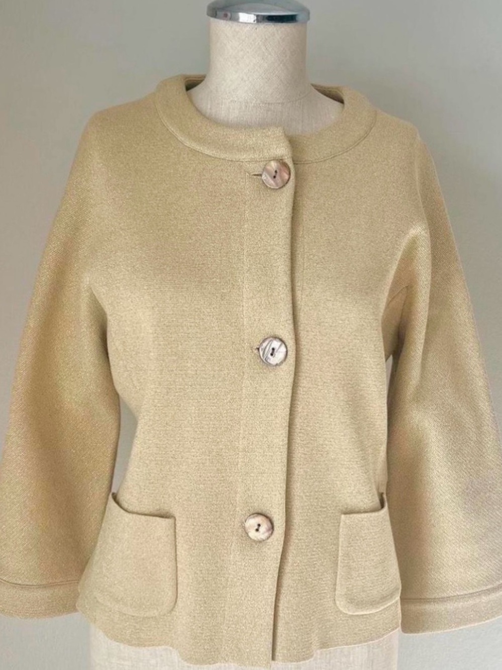 Jones New York gold 3/4 sleeve cardigan jacket with unique shell buttons